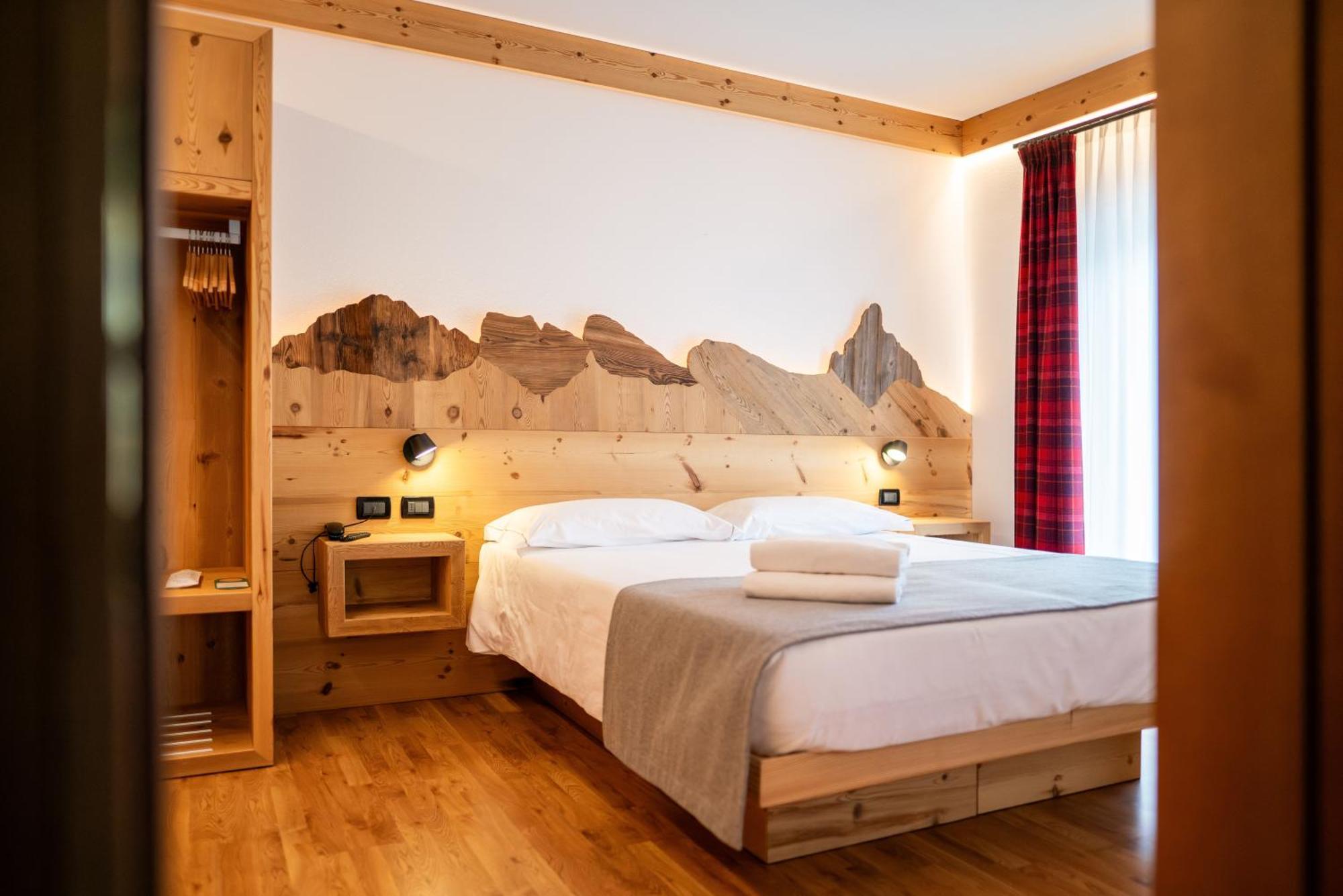 Hotel Des Alpes Cortina dʼAmpezzo Exterior foto