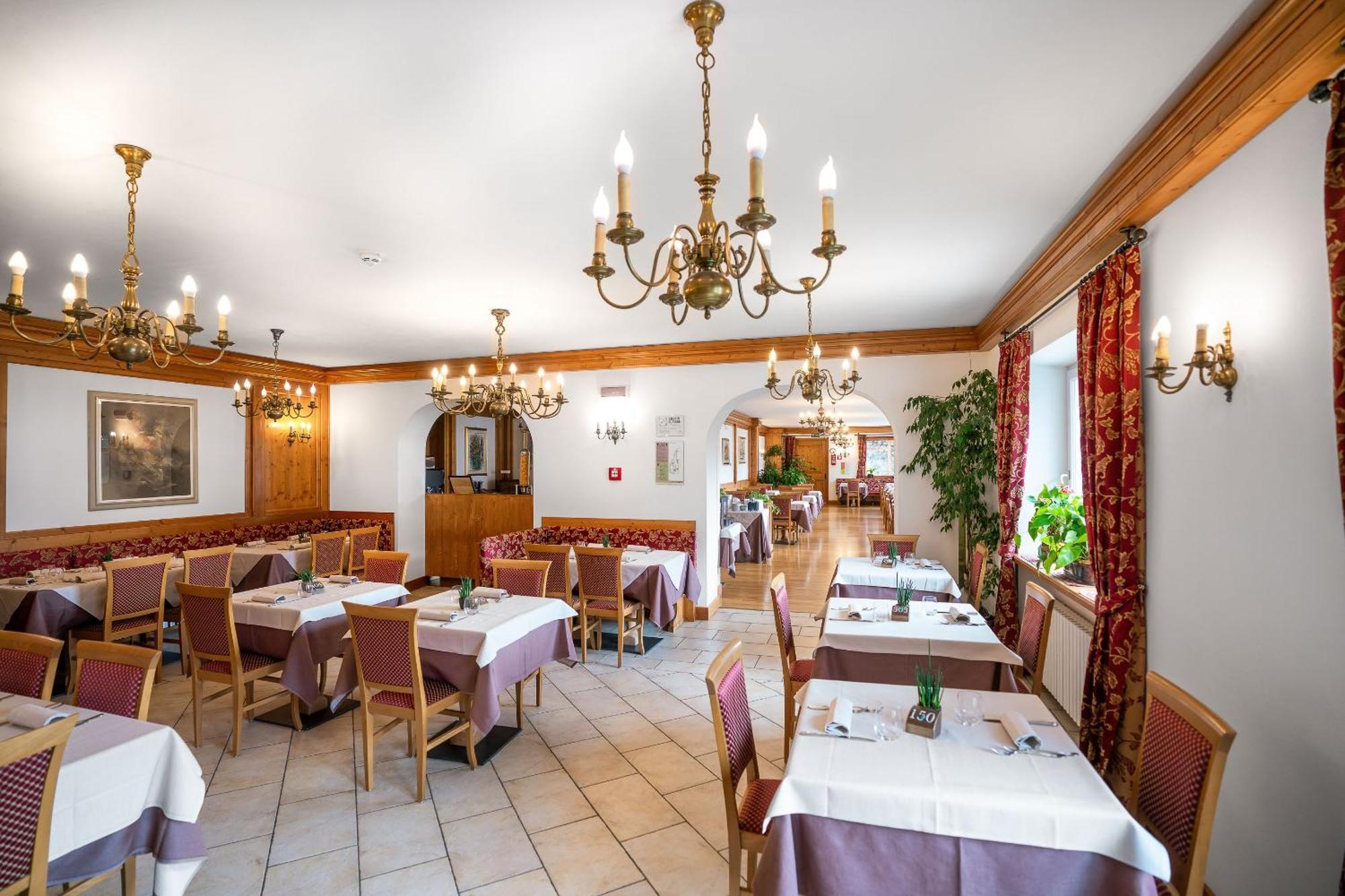 Hotel Des Alpes Cortina dʼAmpezzo Exterior foto